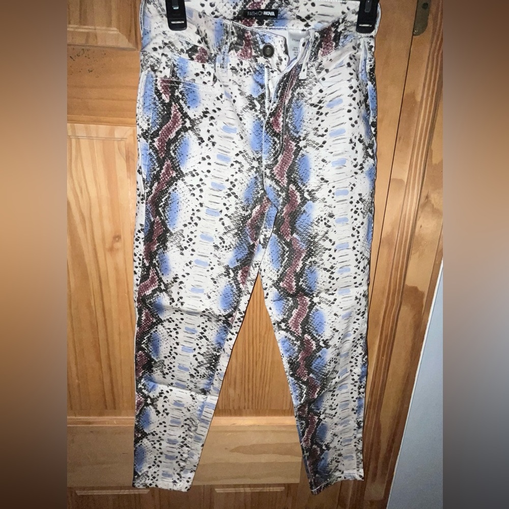 Fashion Nova women snake skin pants size medium